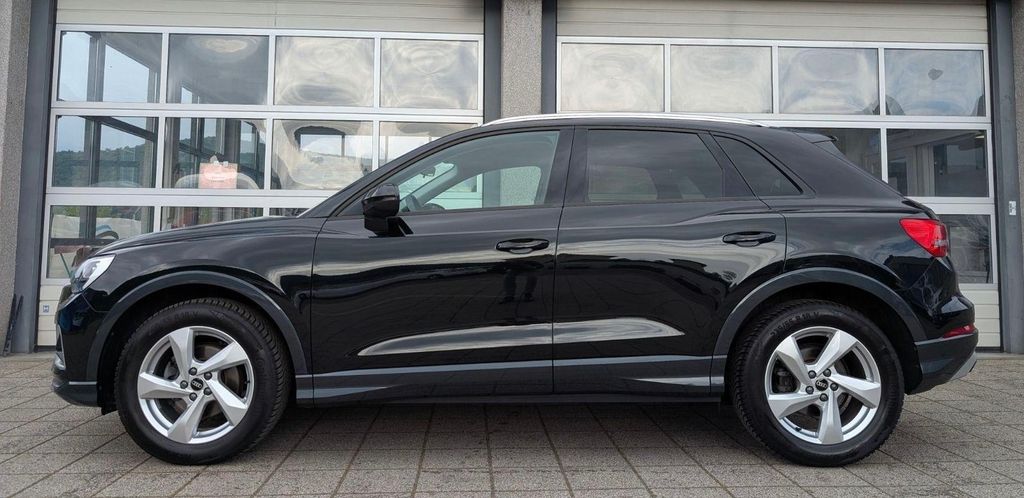 Image of Audi Q3