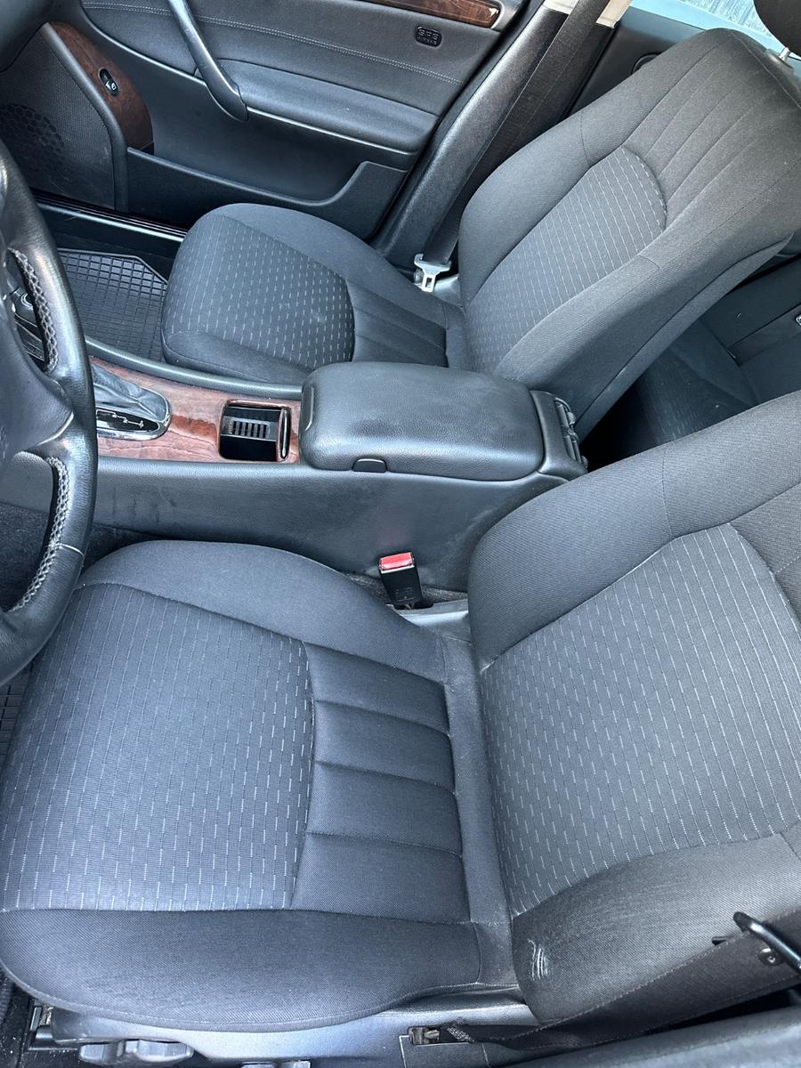 Mercedes-Benz C200 2005 — photo 11
