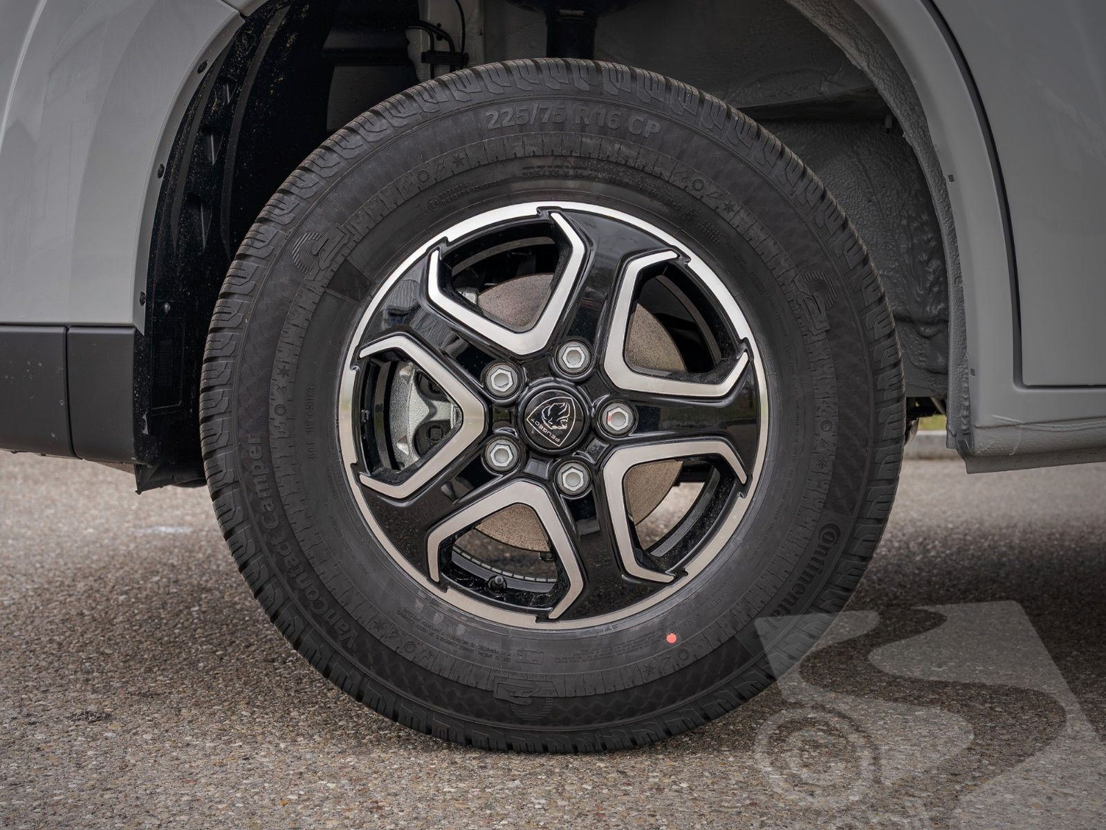 Fahrzeugabbildung Crosscamp EXPDN 7.4 E Peugeot Automatik