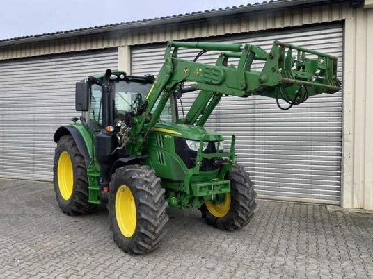 John Deere 6120 R mit Frontlade