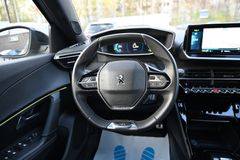 PEUGEOT 2008 e- GT NAVI 13tkm 1.Hd CAM Leder PEUGEOT 2008 e- GT NAVI 13tkm 1.Hd CAM Leder