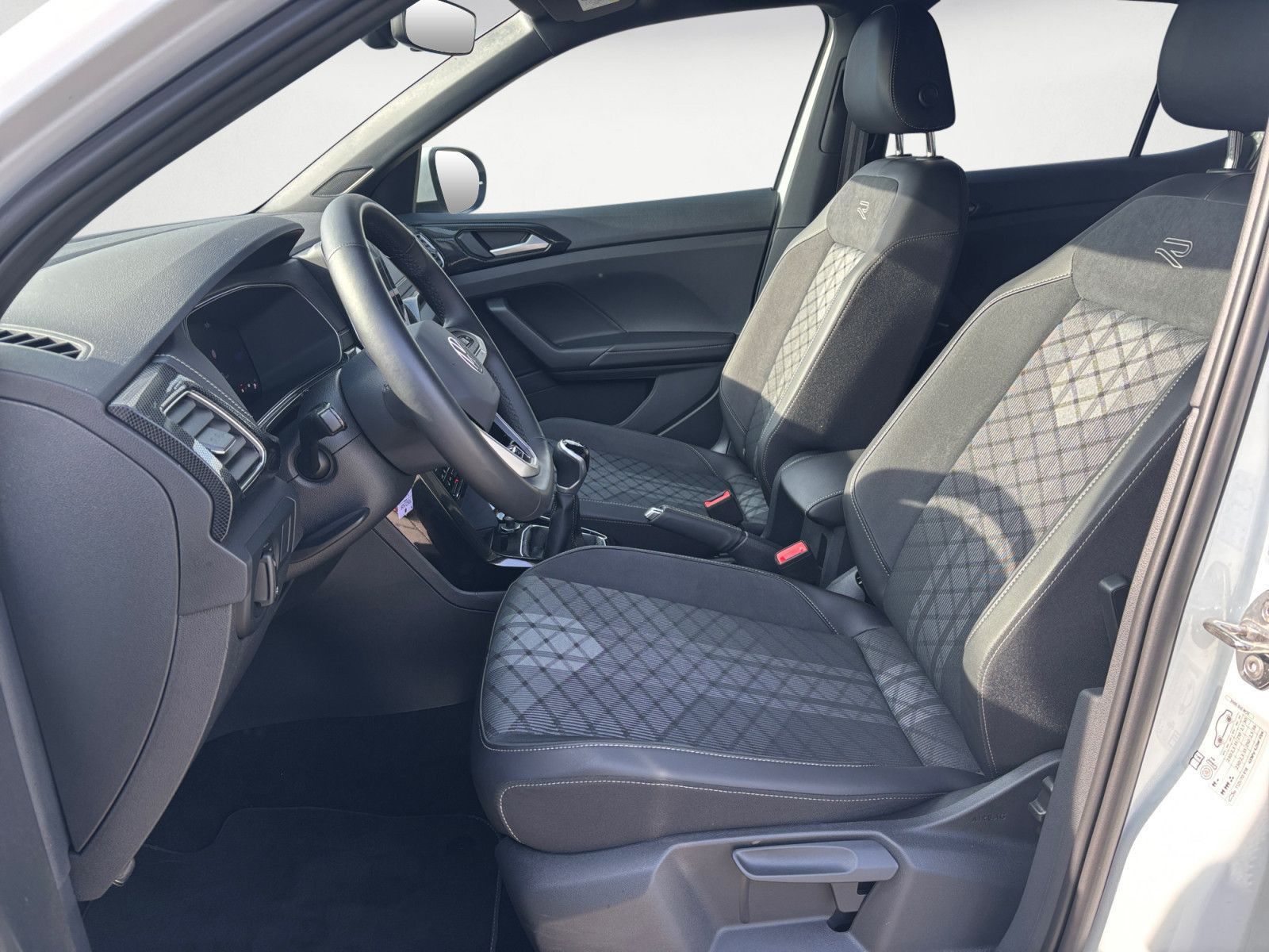 Volkswagen T-Cross - Bild 7