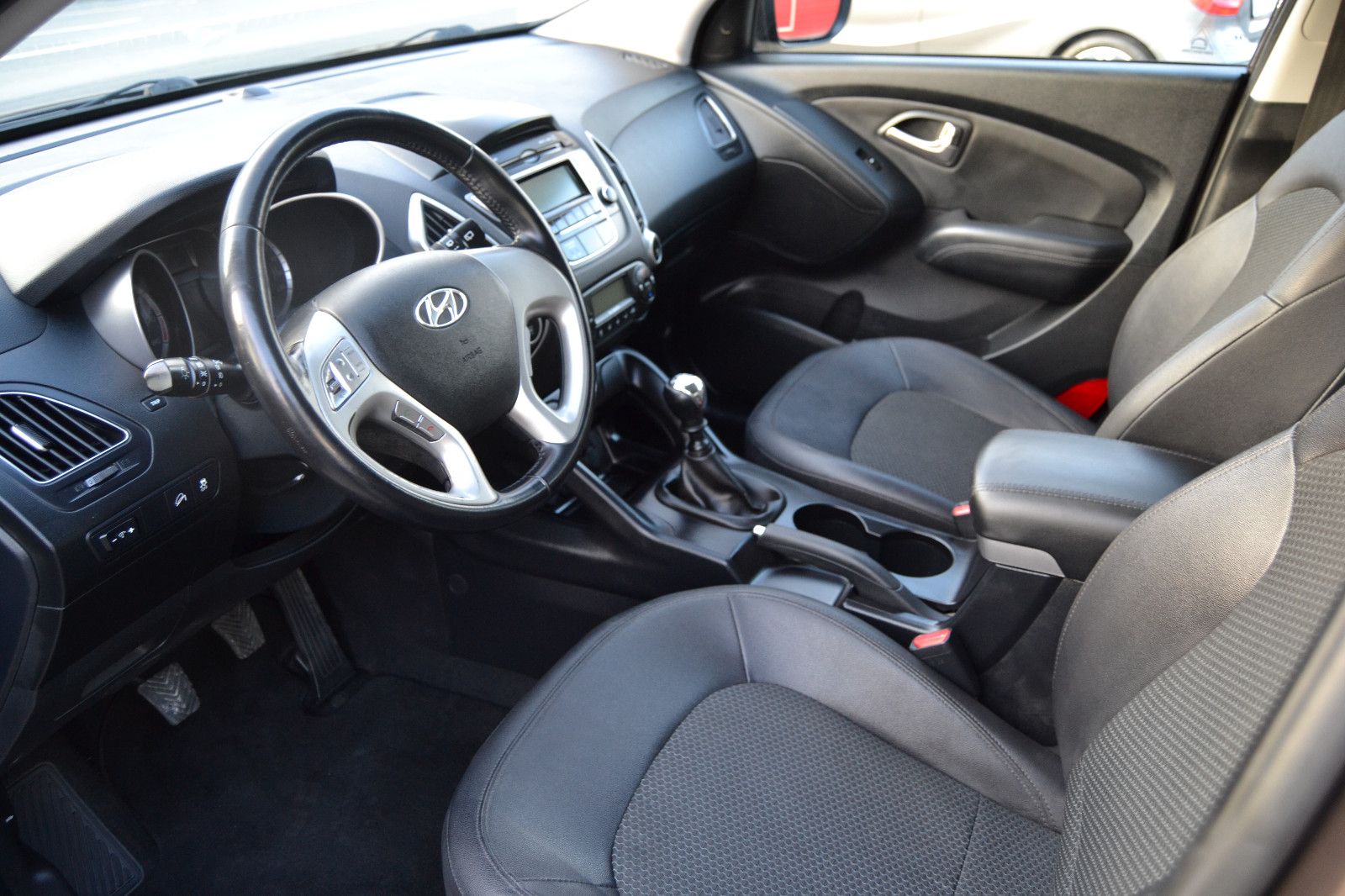 Fahrzeugabbildung Hyundai ix35 1.6 Comfort blue 2WD/Teilleder/TÜV NEU/