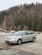 Toyota Avensis Combi 2,2-l-D-CAT 