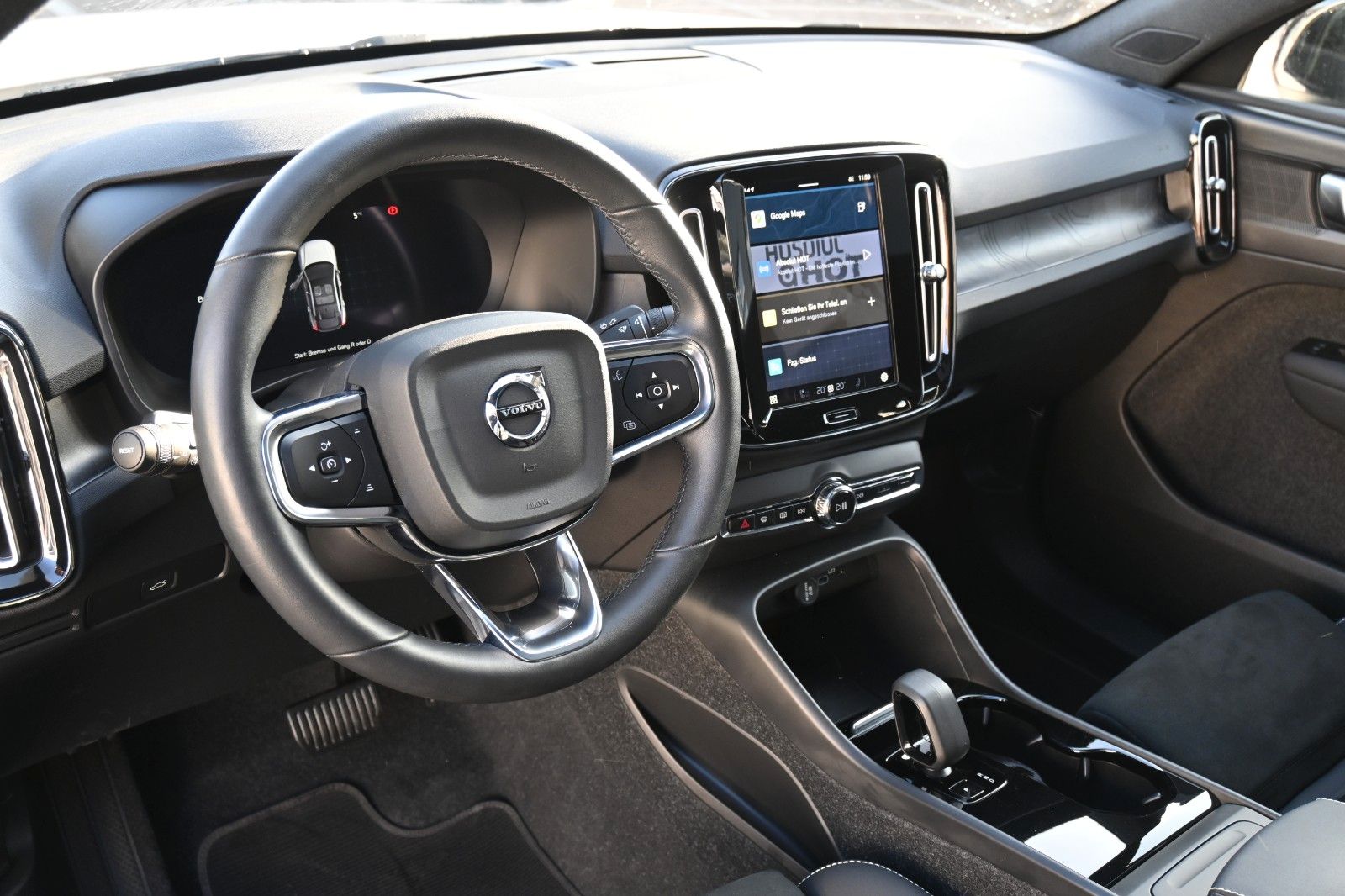 Fahrzeugabbildung Volvo C40 Recharge Pure Electric Plus *LED*STHZ*BLIS