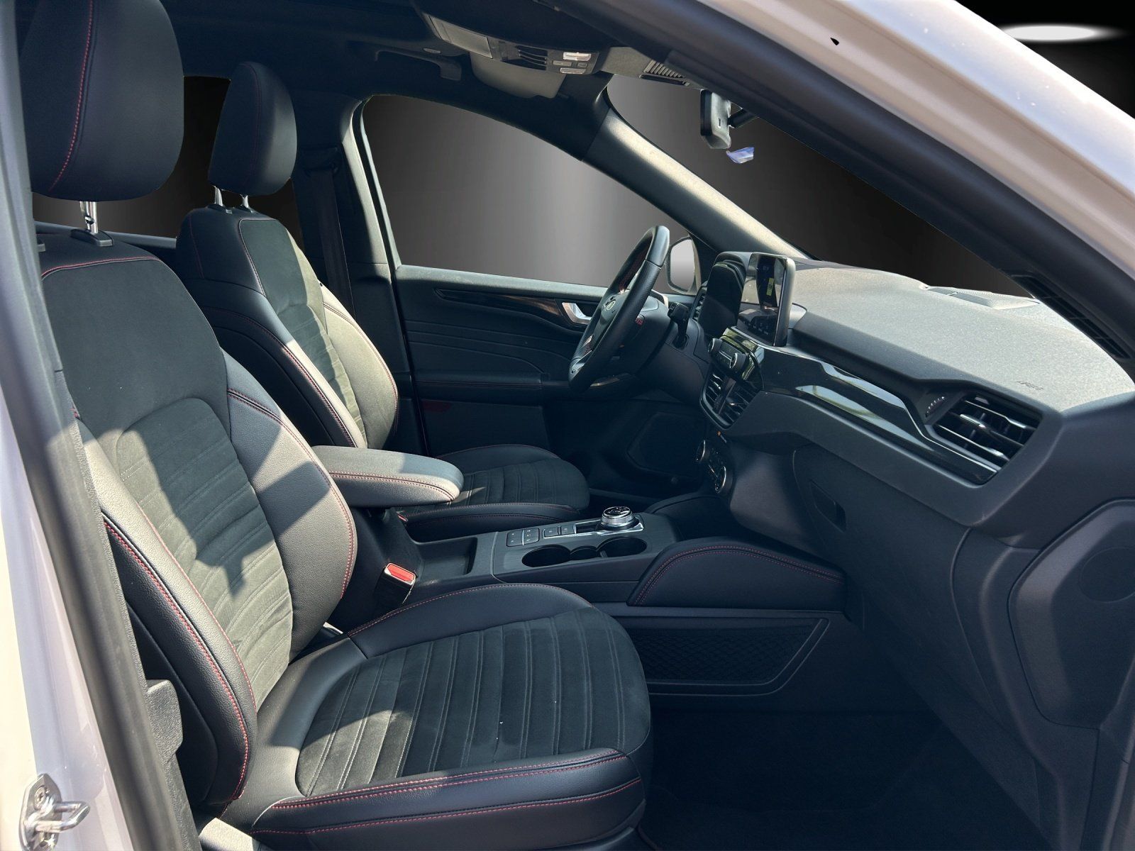 Fahrzeugabbildung Ford Kuga 2.5 Duratec Plug-in-Hybrid PHEV ST-Line X