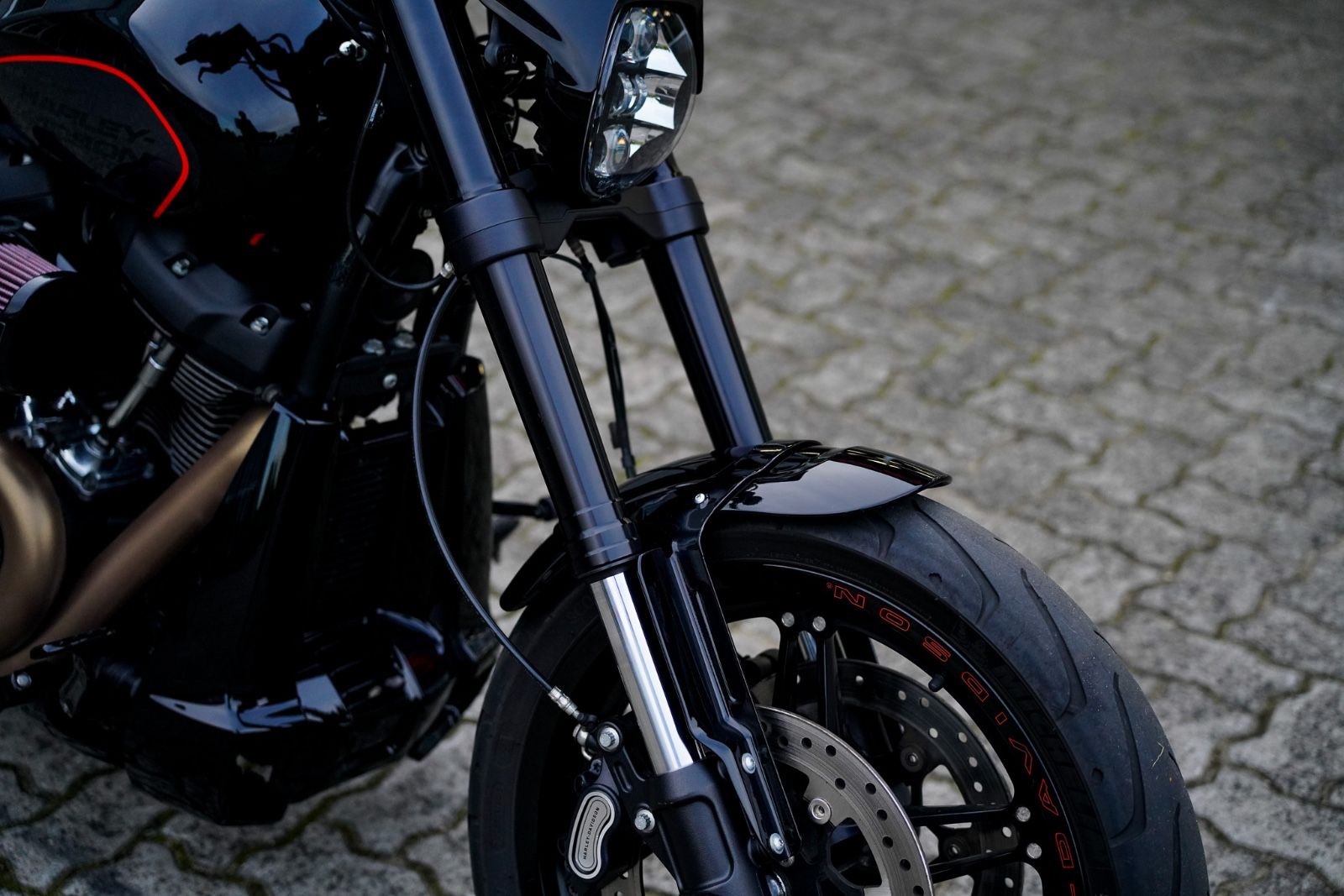 Fahrzeugabbildung Harley-Davidson FXDRS 114 CUI - KESSTECH - Heckumbau