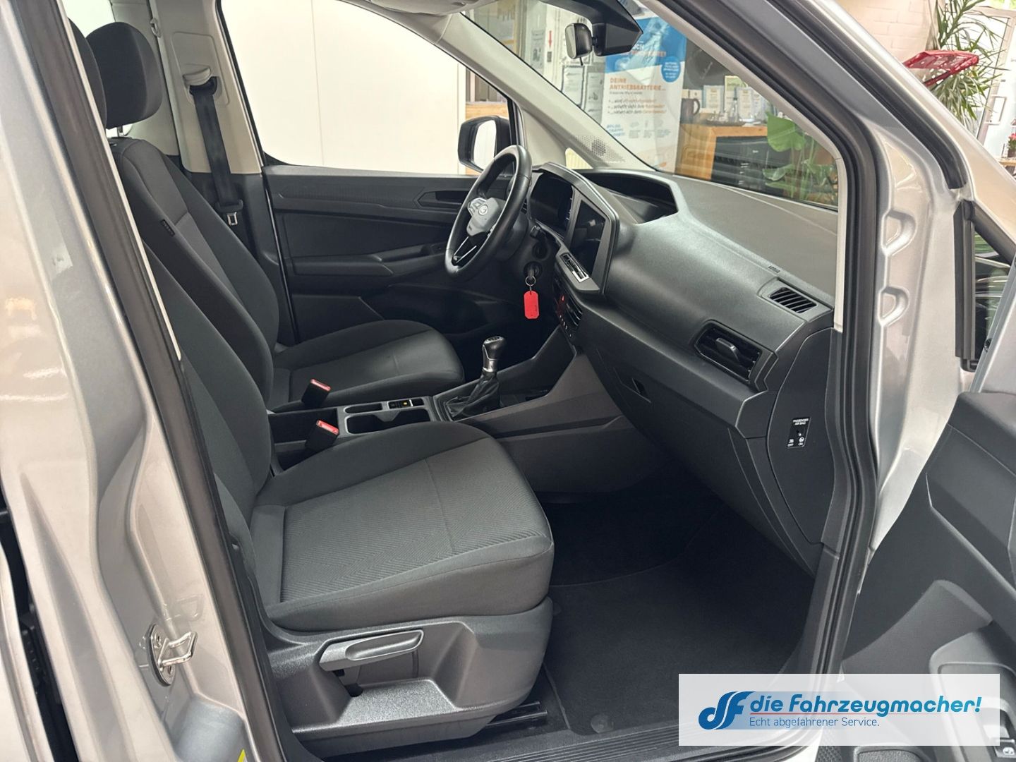 Fahrzeugabbildung Ford Grand Tourneo Connect Trend 7-Sitzer Apple CarPl
