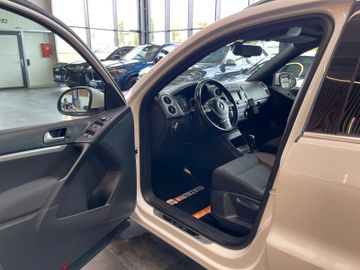 Volkswagen Tiguan Life BM 4Motion *NAVI*KLIMA*PANO*TEMPOMAT
