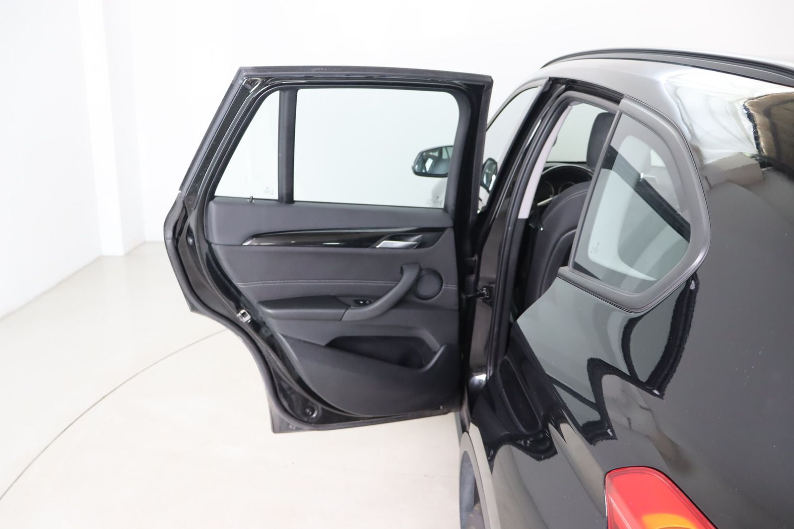 Fahrzeugabbildung BMW X1 xDrive18d * LED * Navi * RFK