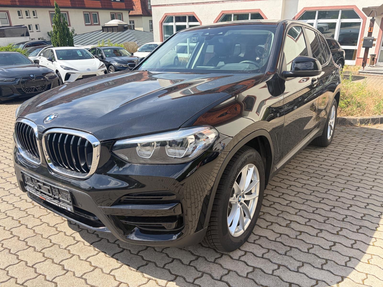 BMW X3 xDrive 20i*Adv.*Kamera*Pano*HuD*AHK*LED*Sport