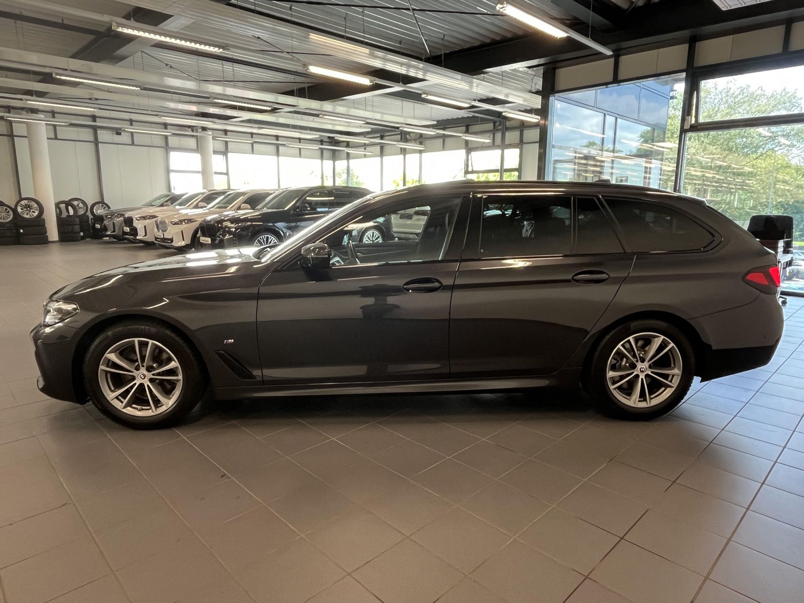 BMW 520d xDrive Touring M Sport HUD PANO ACC RFK NAV foto 2