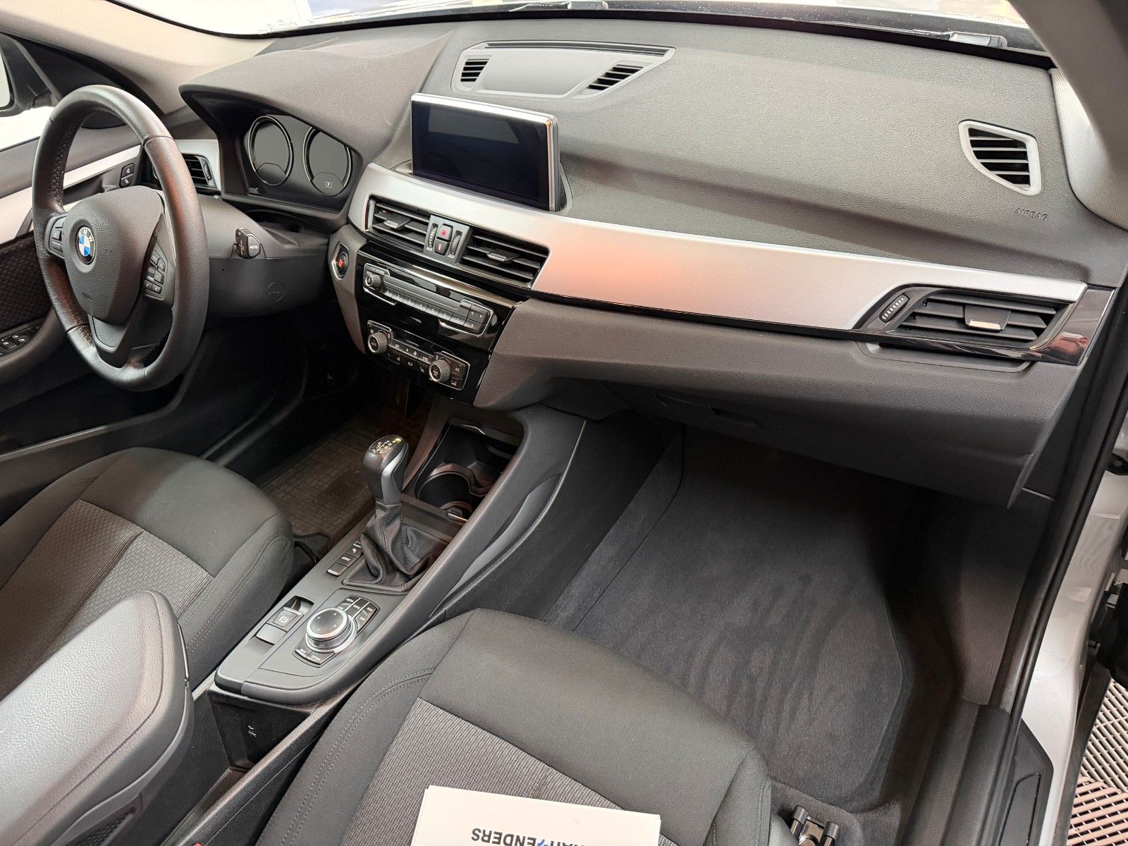 BMW X1 xDrive 25 e Advantage Hybrid 8xRäder TÜV9-27 foto 25