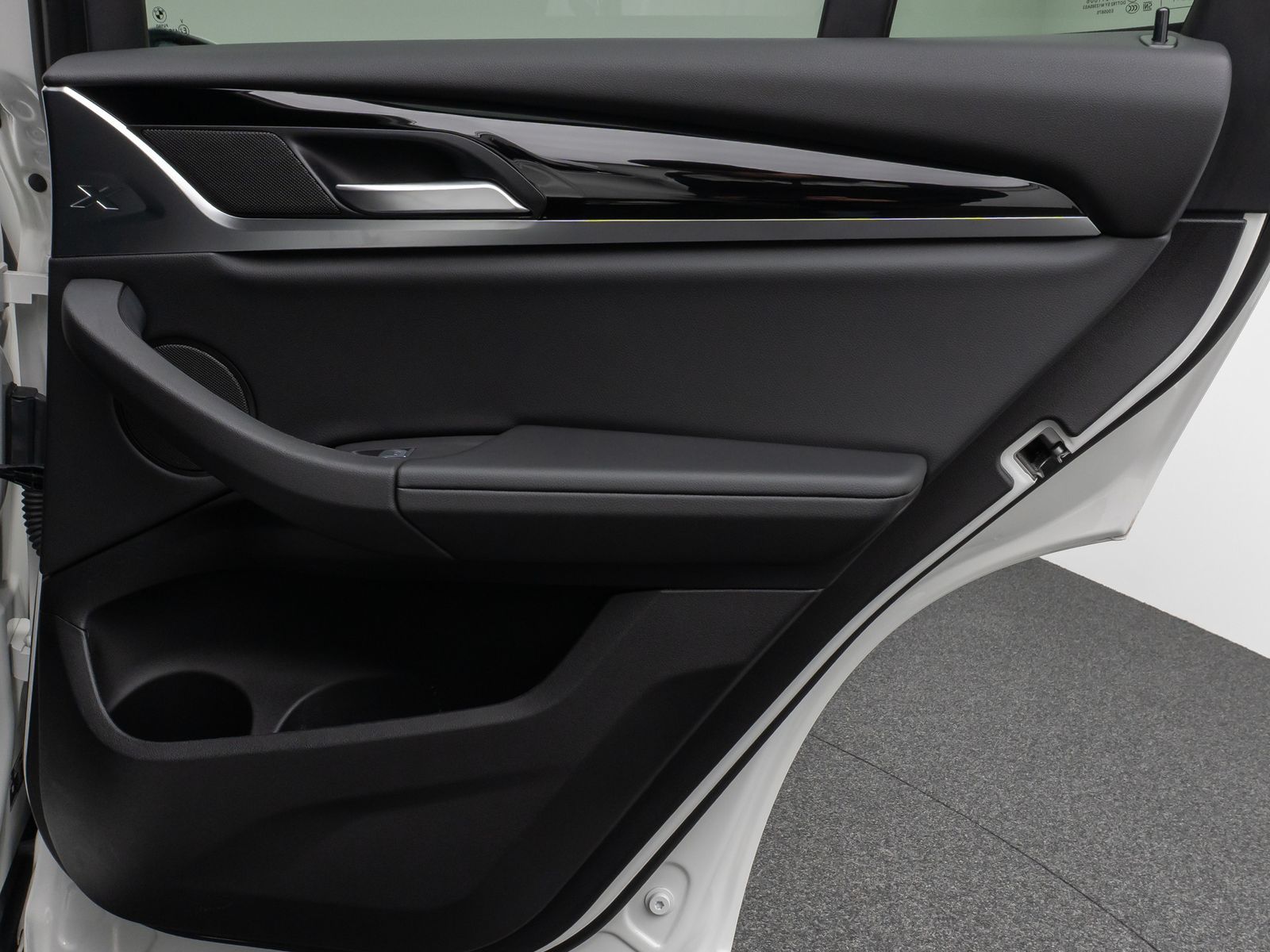 Fahrzeugabbildung BMW X3 xD30e Kamera HUD DAB HiFi Stop&Go AHK Sport