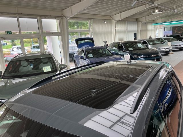 Fahrzeugabbildung Volkswagen TIGUAN 2.0 TDI 147 KW DSG R-LINE 4-MOTION AHK LE