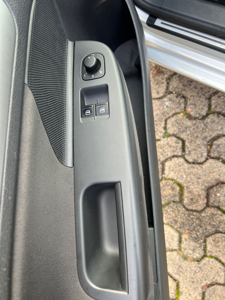 Fahrzeugabbildung Volkswagen Golf V Lim. 1.4 Goal