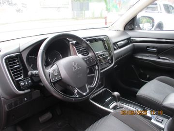 Mitsubishi Outlander - 11