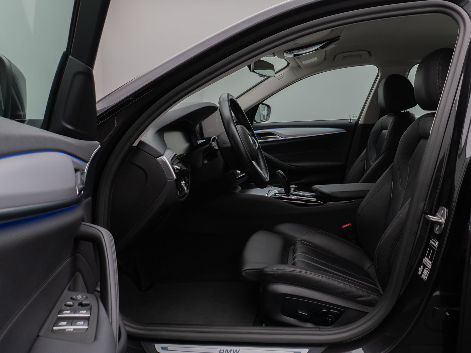 Fahrzeugabbildung BMW 520d Kamera DAB CockPitPro Alarm Sport Leder LED