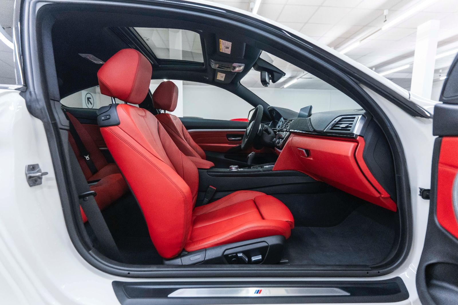 Fahrzeugabbildung BMW 430i M-PERFORMANCE HUD LED KAM NAV TOTW HIFI