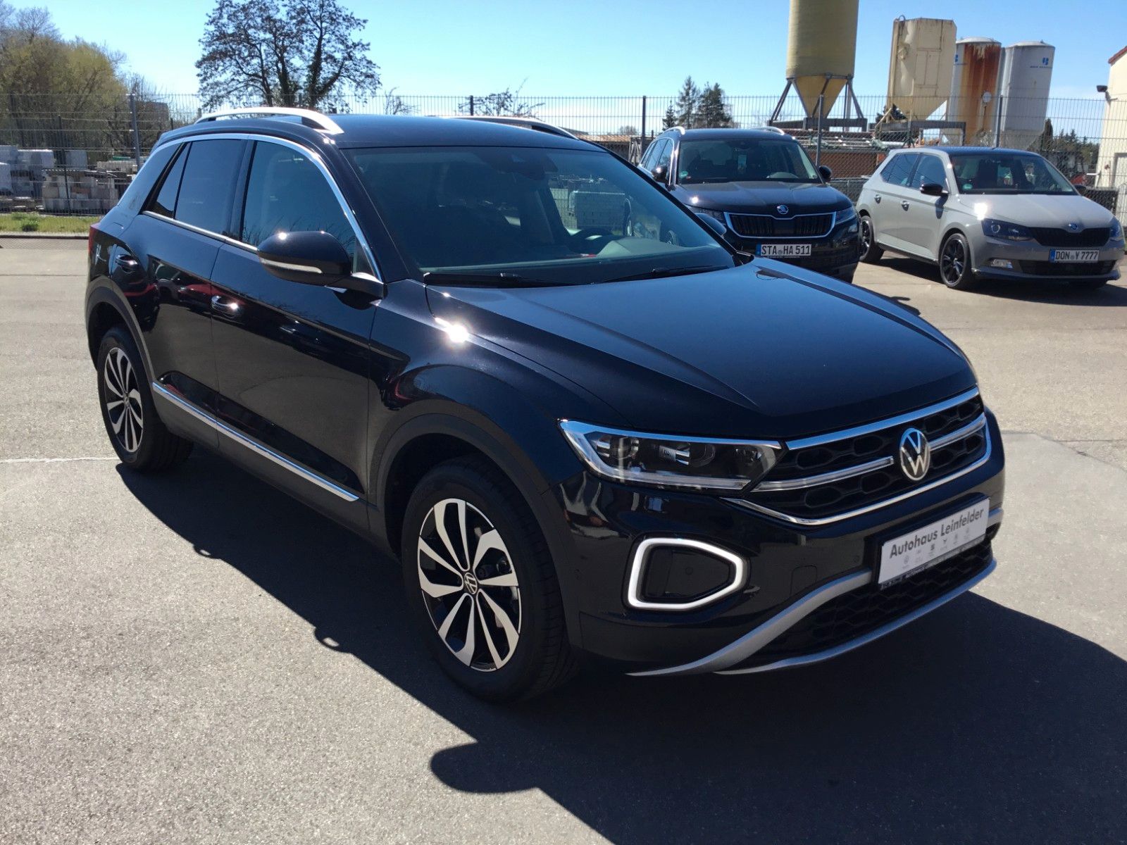Fahrzeugabbildung Volkswagen T-Roc 1.5 TSI DSG Style+ACC+MatrixLED+Kessy+Navi
