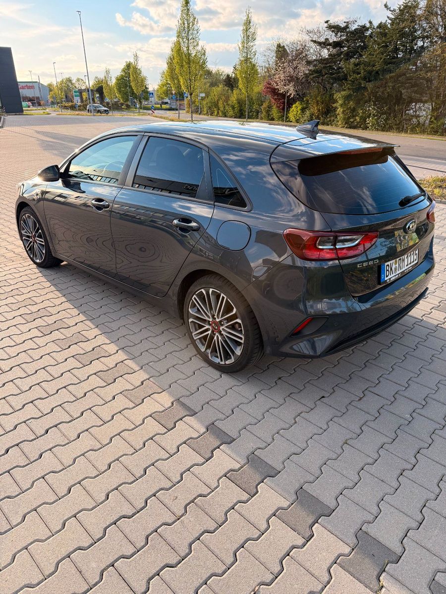 KIA ANDERE