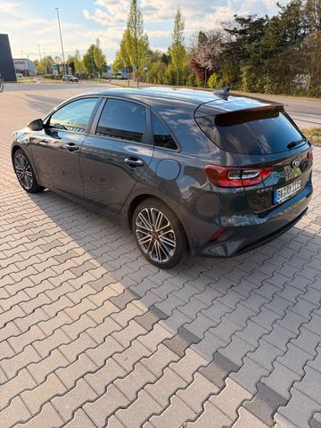 KIA ANDERE