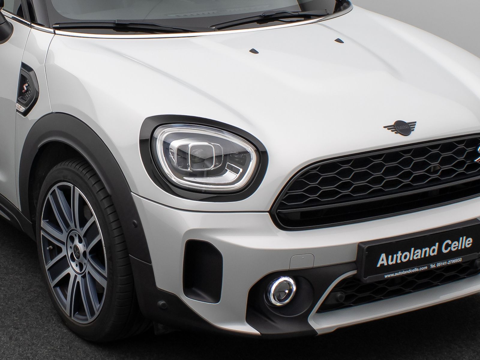 Fahrzeugabbildung MINI Cooper SD Countryman ALL4 HUD DAB Kamera 19Zoll