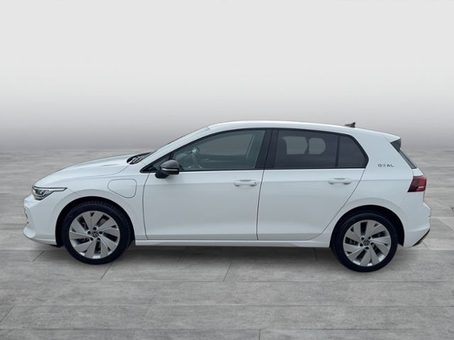 Golf VIII GOAL 1,5 l DSG eHybrid REAR VIEW AKH D