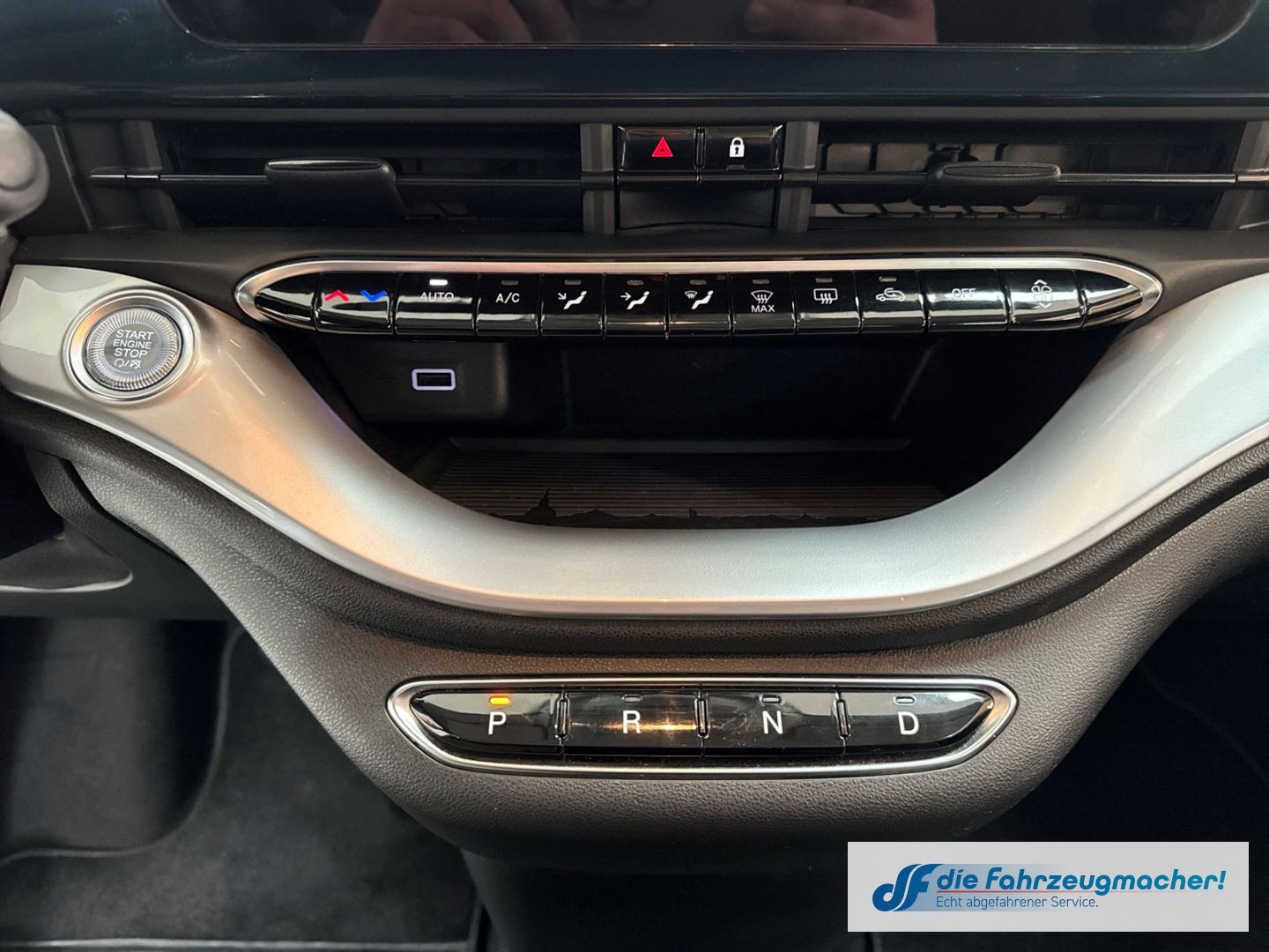 Fahrzeugabbildung Fiat 500 e Icon Navi Digitales Cockpit Memory Sitze A