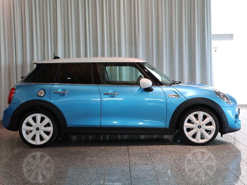 MINI Cooper SD 5-Türer Chili Adp.LED HarmKar RFK 18Zo