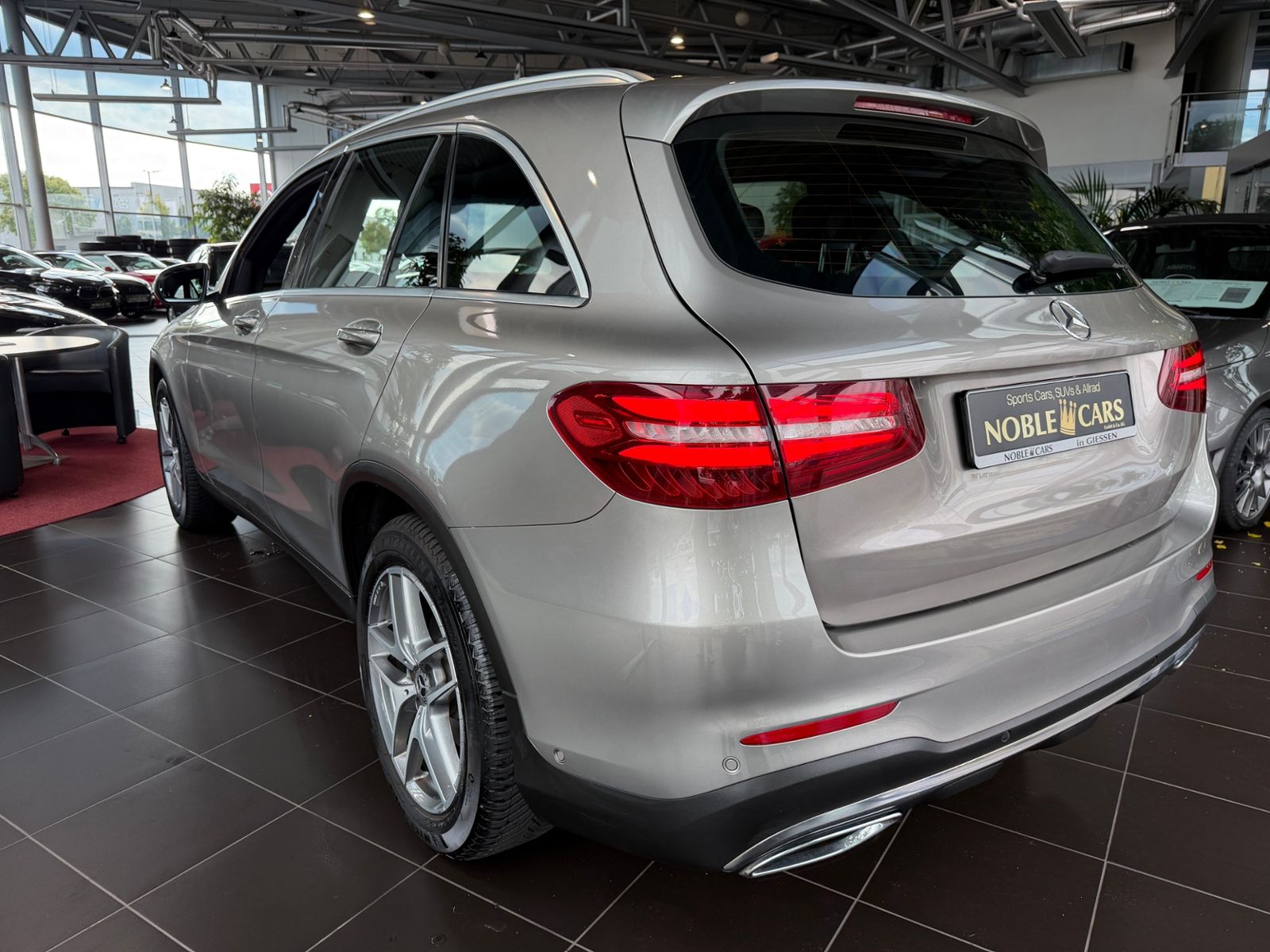 Fahrzeugabbildung Mercedes-Benz GLC 220 d 4Matic AMG Line PANO LED NAV