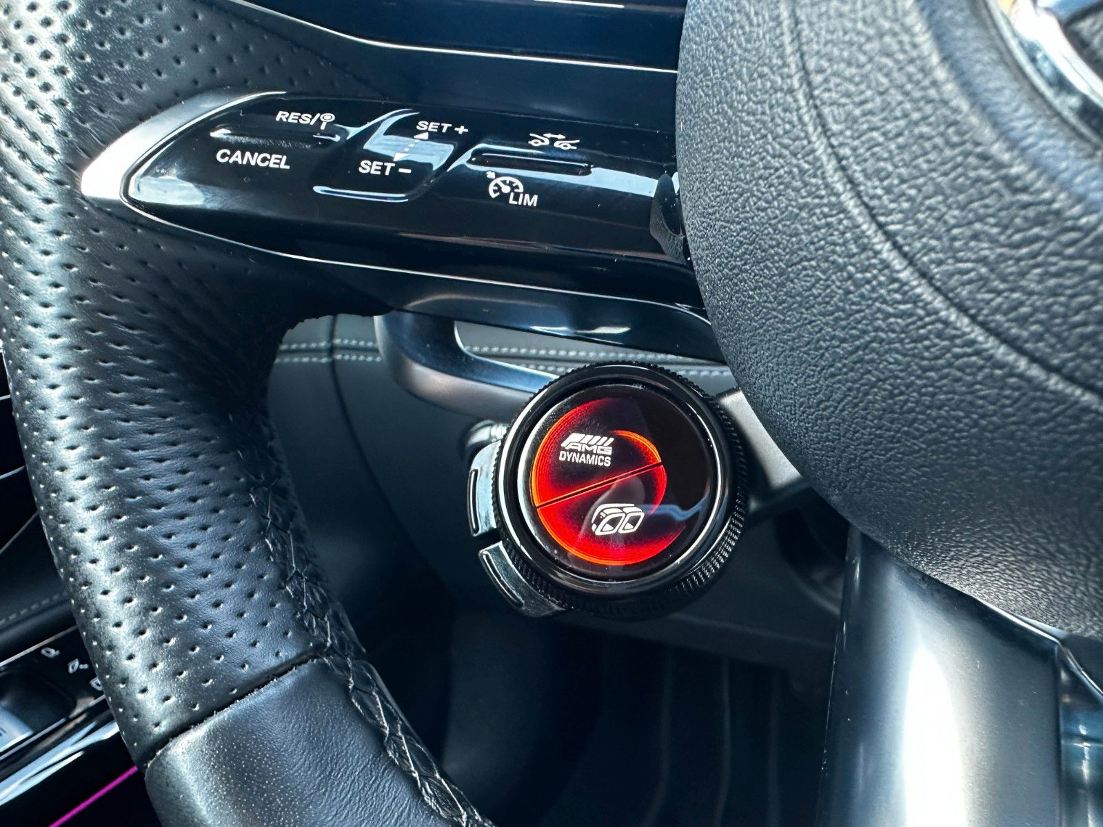 Fahrzeugabbildung Mercedes-Benz SL 43 AMG