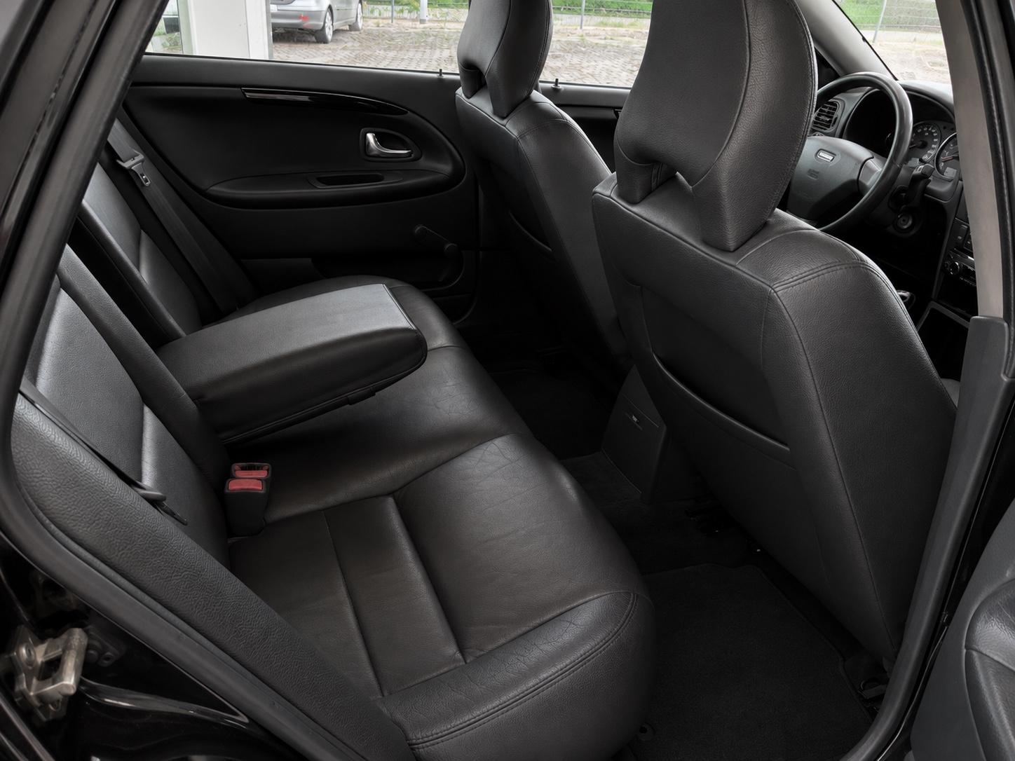 Volvo V40 2004 — photo 13