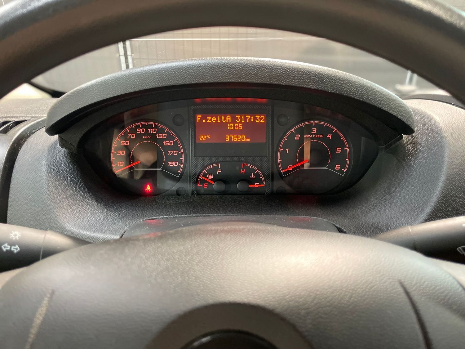 Fahrzeugabbildung Opel Movano HKa L2H2 3,5t Edition #Tempomat#Klima#DAB