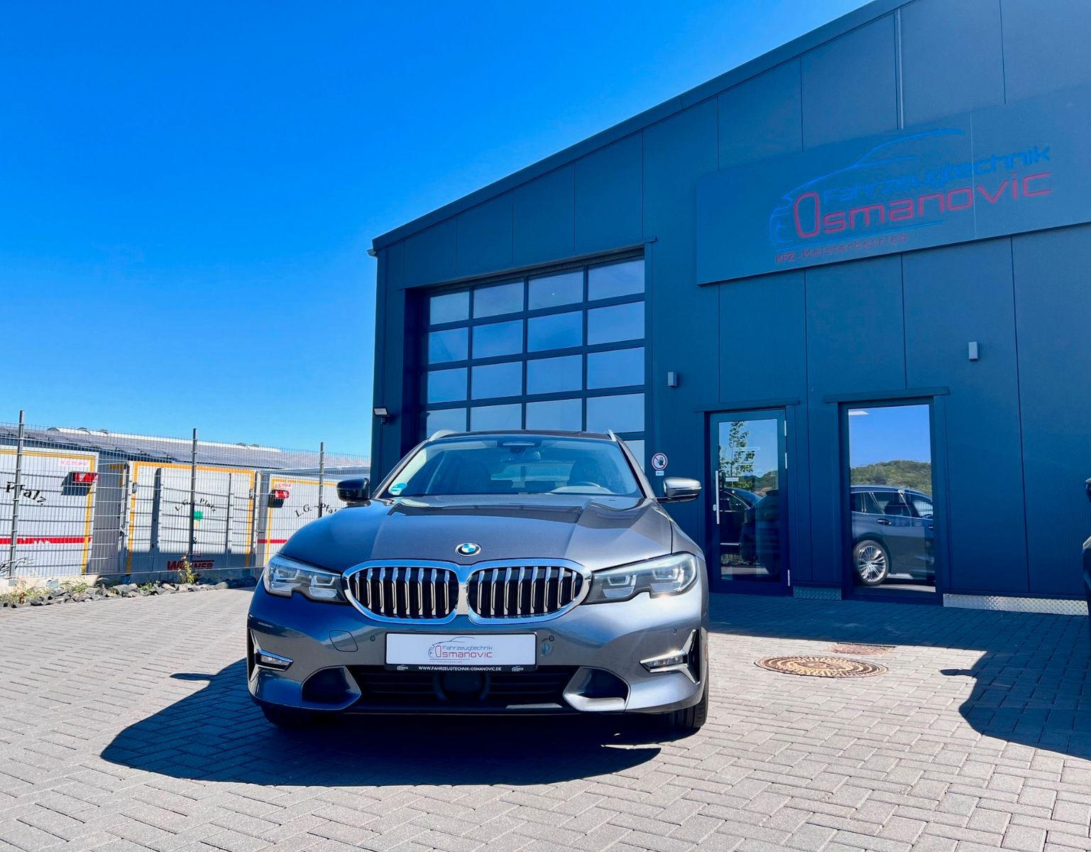 BMW 320d xDrive Touring Luxury Line Auto Luxury Line