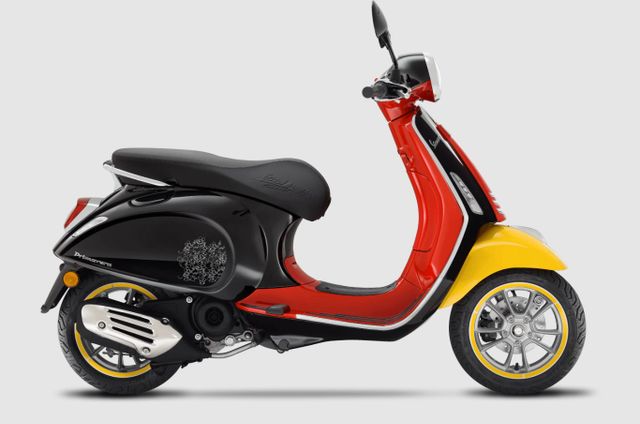 Vespa Primavera 125 "Walt Disney - Mickey Mouse"