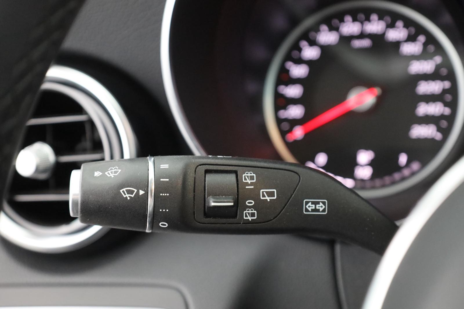 Mercedes-Benz C200 T 4Matic Avantgarde LED Navi PDC