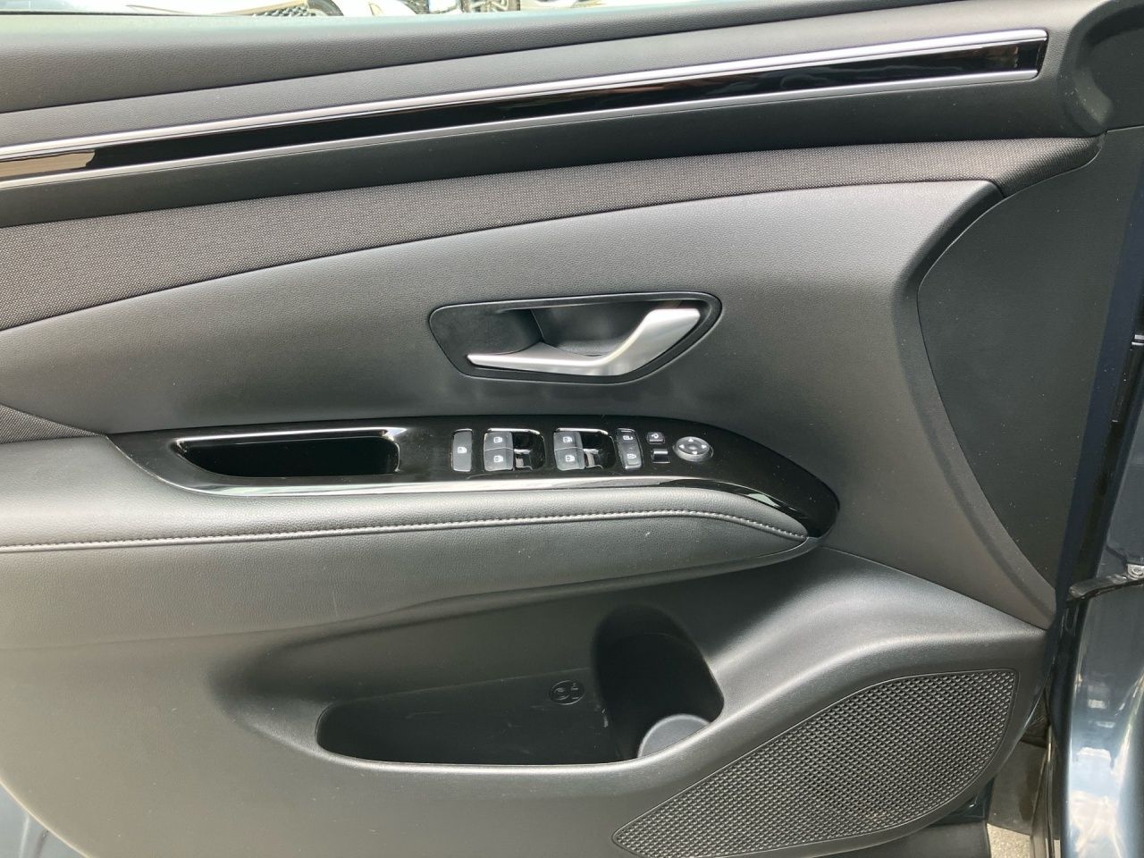 Fahrzeugabbildung Hyundai TUCSON TREND *AHK*SHZ*LHZ*NAVI*CARPLAY*PANO*