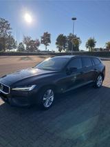 Volvo V60 D3 Momentum , LED, Standhz,Navi,AppleCarplay