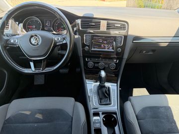 Volkswagen Golf - 8