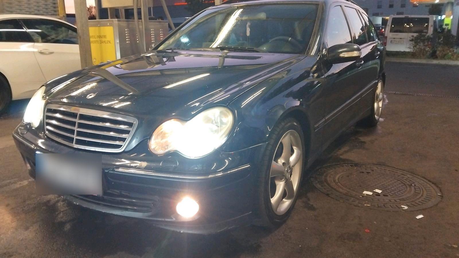 Mercedes-Benz C230 2004 — photo 7