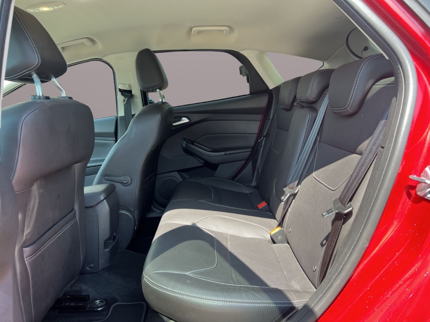 Fahrzeugabbildung Ford Focus Titanium 1.5 EcoBoost Sportpaket Navi Lede