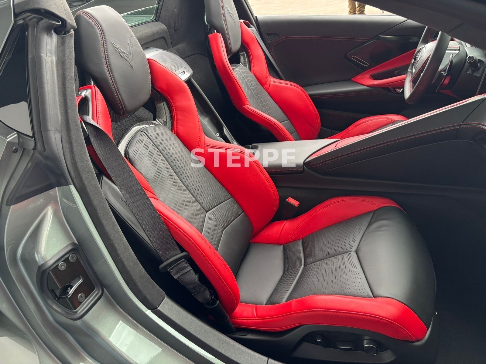 Corvette C8 Stingray Convertible 3LT Europamodell STEPPE