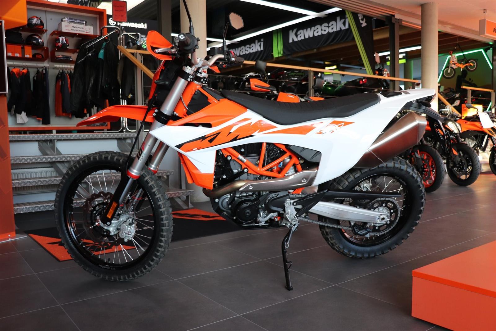 KTM 690 Enduro R 2026 - quasi Neu