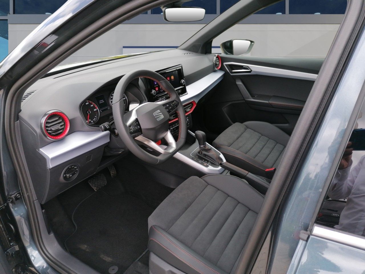 Fahrzeugabbildung SEAT Arona 1.0 TSI FR+DSG+TEMPOMAT+R-KAMERA+SITZHEIZ+