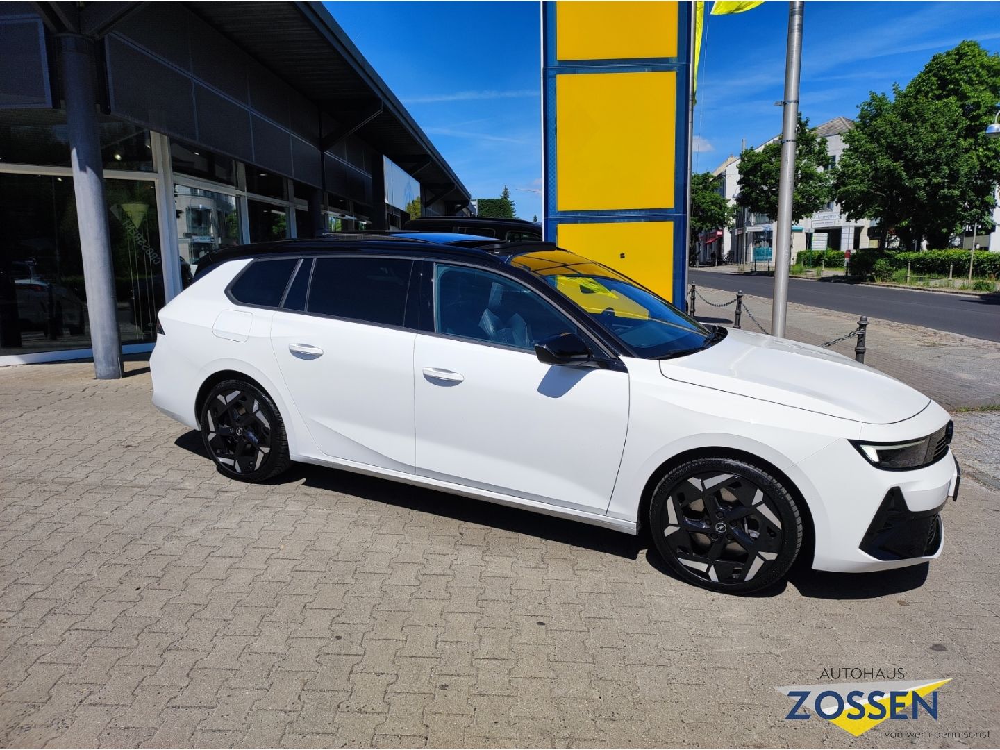 Opel Astra L Sports Tourer GSe Plug-in-Hybrid imagem 3