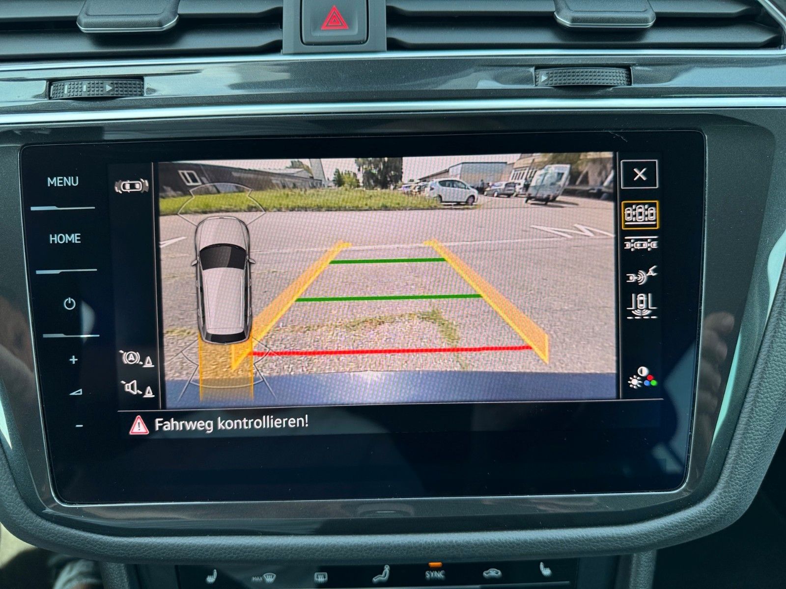 Fahrzeugabbildung Volkswagen Tiguan Life ACTIVE 1.5 TSI