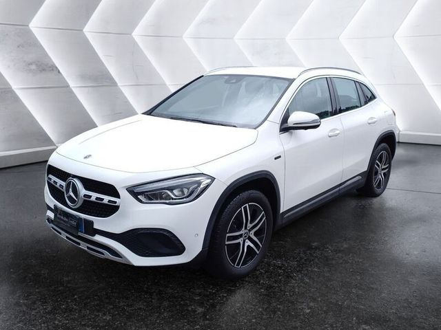 Mercedes-Benz GLA 250 e plug-in hybrid(e eq-powe