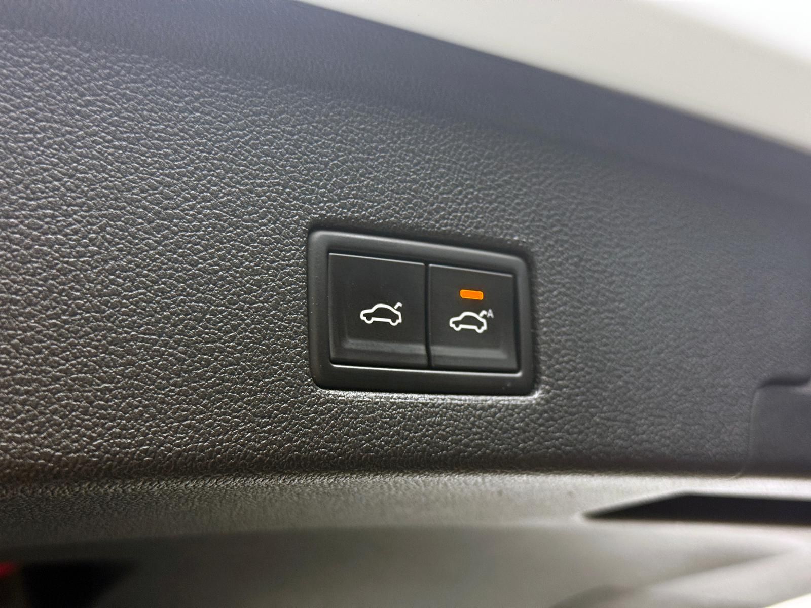 Fahrzeugabbildung Volkswagen 3.0 TDI R-LINE/ALLRADLENK/DYNAUDIO/STANDHZ/AHK/M