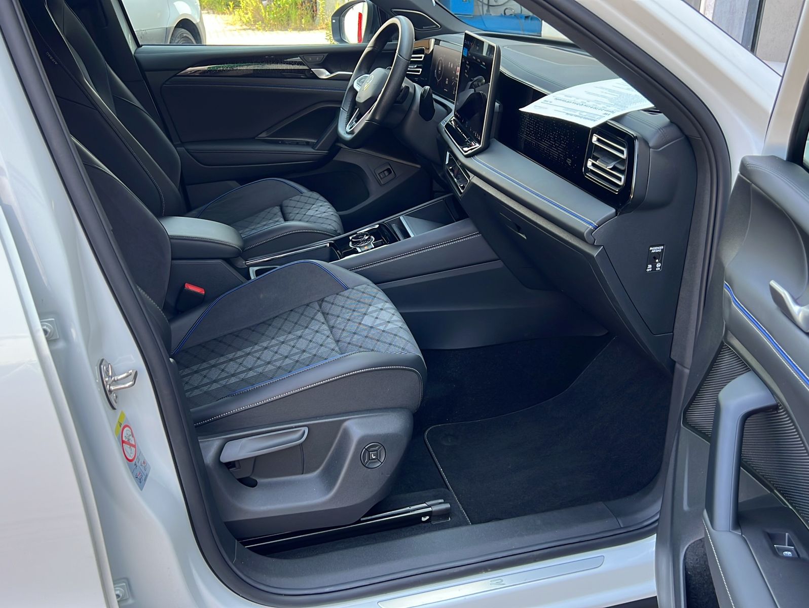 Volkswagen Tiguan 2.0 TSI R-Line IQ Drive 4M 09 29 foto 18